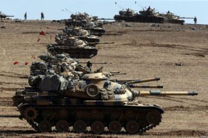 Türkiyə sərhədə əlavə tanklar göndərdi