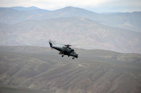 Zakir Həsənov döyüş helikopterlərini havaya qaldırdı