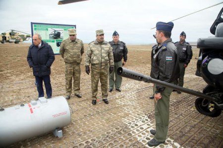 Zakir Həsənov döyüş helikopterlərini havaya qaldırdı
