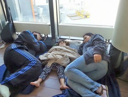 Aeroportda yaşayan azərbaycanlı ailə köçdü