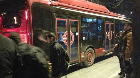 “Baku Bus” avtobusu qəza törədib