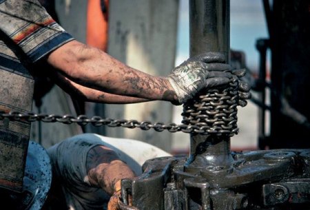 Azərbaycan neftinin qiyməti 49 dollardan aşağı düşdü