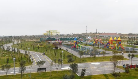 İlham Əliyev Zirə Mədəniyyət Mərkəzinin və eko-parkın açılışında iştirak edib