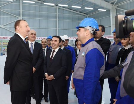 İlham Əliyev Bakıda yeni zavodun açılışında