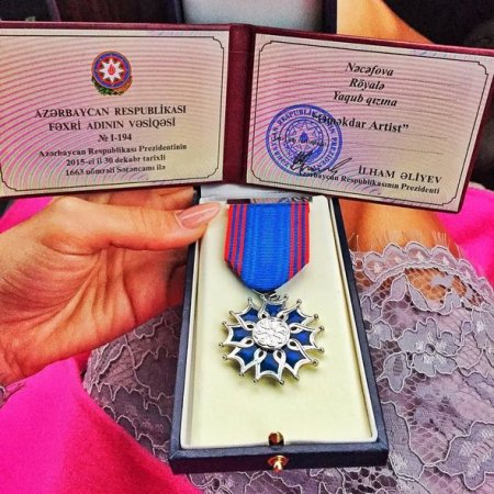 Röyaya “Əməkdar artist” medalı təqdim olundu