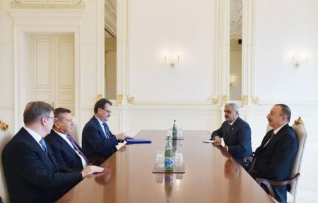 İlham Əliyev “Qazprom”un sədri ilə danışıqlarda