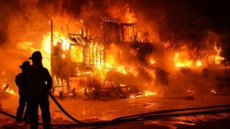 Tiflisdə azərbaycanlı gənclərin qaldığı hotel yandı