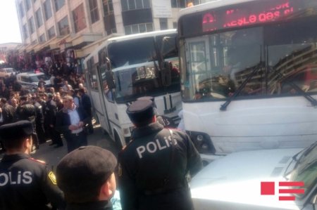 Bakıda avtobus qəzası: Ölən və yaralananlar var