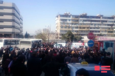 Bakıda avtobus qəzası: Ölən və yaralananlar var