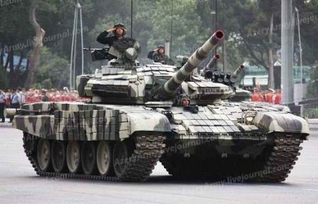 “Uçan” T-90CA və T-72 “Aslan” – Azərbaycanın zərbə qüvvəsi