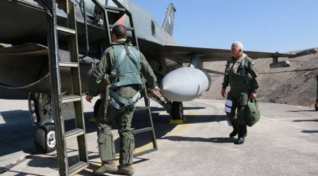 Yunan general F-16 ilə Türkiyənin ərazilərinə girdi