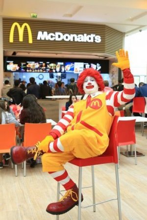 Yeni McDonald's restoranı “Gənclik Mall” ticarət mərkəzində açıldı