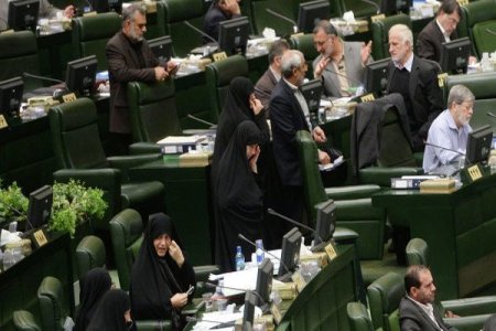 İran parlamentində qadınların sayı din xadimlərindən çox olacaq
