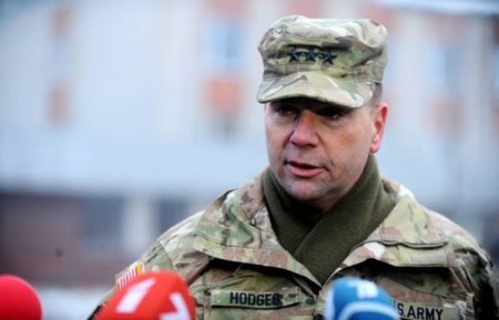 Amerikalı general Yerevanda hərbi əməkdaşlığı müzakirə edib