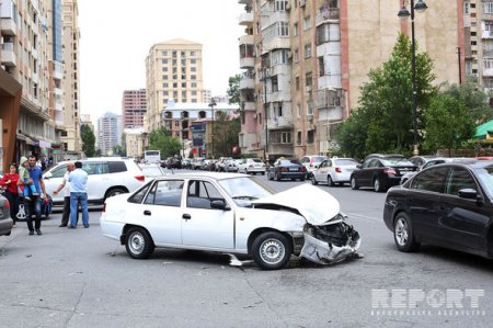 Bakıda 6 avtomobil toqquşdu