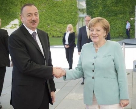 İlham Əliyev Angela Merkel ilə görüşdü