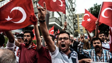 Almaniya XİN türk əsilli deputatlara Türkiyəyə getməməyi məsləhət görüb