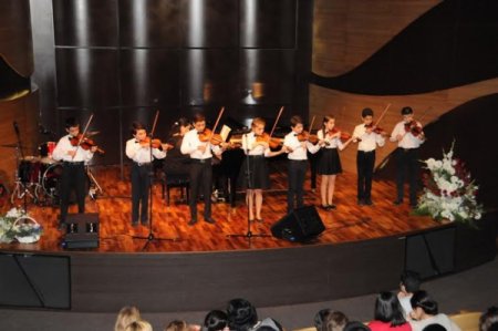 Tofiq Quliyev adına musiqi məktəbi Beynəlxalq Muğam Mərkəzində konsert təqdim edib