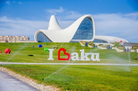 Bakıda “I Love Baku” incəsənət kompozisiyası açılıb