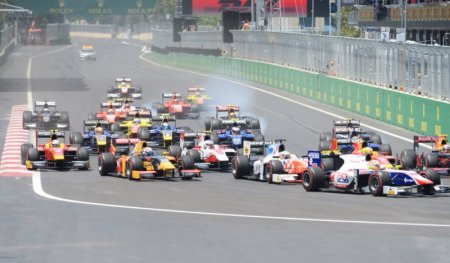 İtaliyalı pilot GP2 seriyası üzrə birinci yarışın qalibi olub