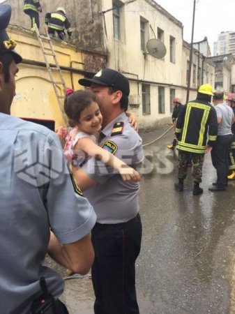 Bakı polisindən qəhrəmanlıq nümunəsi