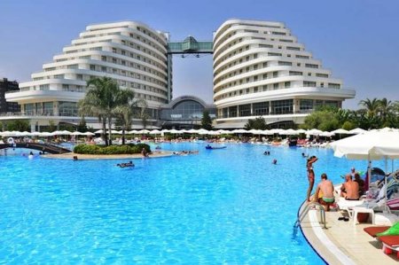 Antalyada hotellərin yarısı boş qalıb