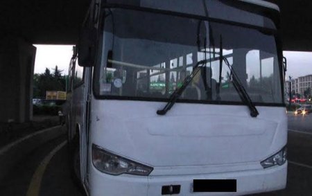 Sumqayıtda avtobus avtomobillə toqquşub: Ölənlər var