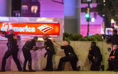 ABŞ-da iğtişaşlar: Beş polis ölüb