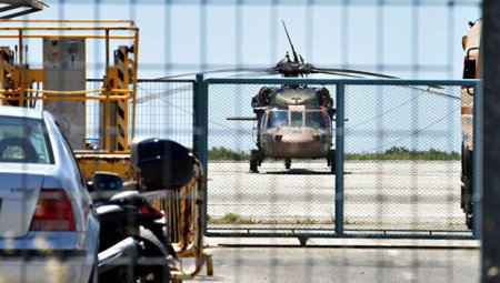 Yunanıstan qiyamçıların helikopterini qaytardı