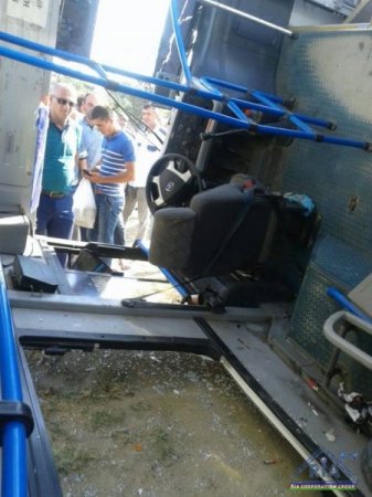 ﻿   Bakıda dəhşətli avtobus qəzası: 21 nəfər yaralanıb