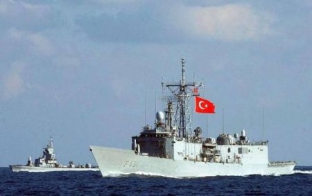 Türkiyə 14 hərbi gəmisi ilə əlaqəni itirib