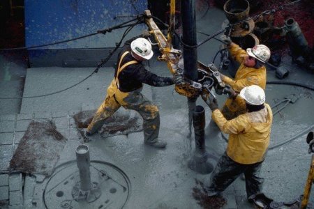 Dünya üzrə yeni neft yataqlarının kəşfi 70 illik minimuma enib
