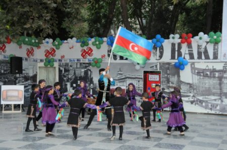 “Retro Bakı”dan bayram konserti