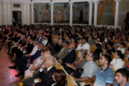 Azərbaycan Dövlət Mahnı və Rəqs Ansamblının yubileyi qeyd edilib