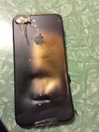 “iPhone 7” qutusunda partladı