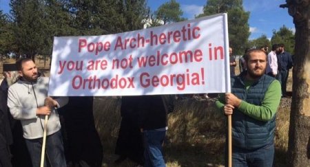 Gürcüstanda Roma Papasının gəlişinə etiraz edildi