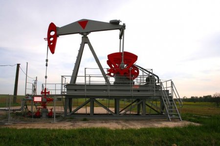 Brent markalı neftin qiyməti 49 dollara düşdü