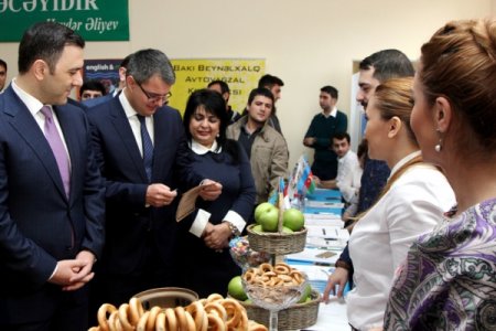 Tələbə və məzunlar üçün əmək yarmarkası keçirildi