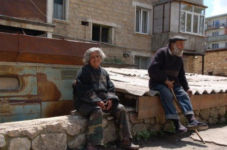 Erməni etnoqraf: Ermənistan əhalisinin üçdə ikisi yoxsulluq həddində yaşayır
