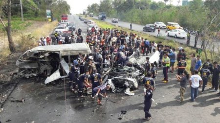 Tailandda qəza: 25 nəfər ölüb