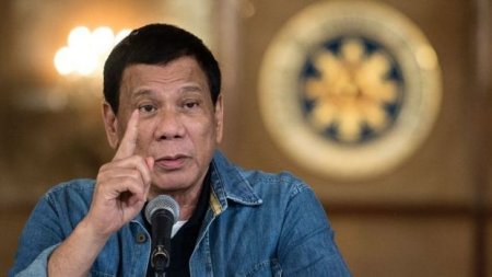 Duterte polisdə korrupsiya ilə mübarizəyə başladı