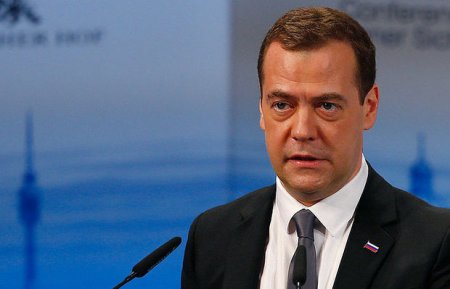 Medvedev Putinin əksinə çıxdı