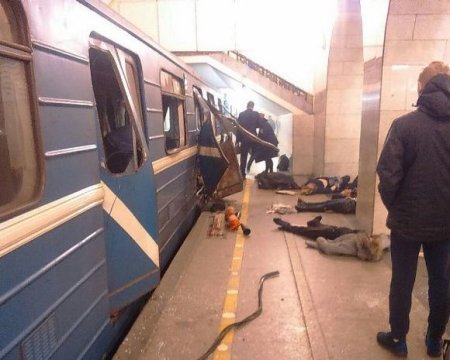 Sankt-Peterburq metrosunda partlayış: Hadisə yerindən görüntülər