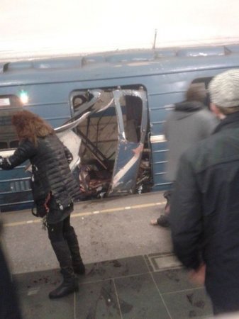 Sankt-Peterburq metrosunda partlayış: Hadisə yerindən görüntülər
