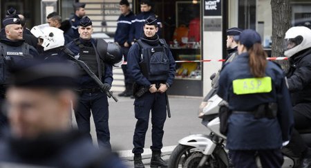 Fransada terror aktının təşkilinə görə iki qız saxlanılıb
