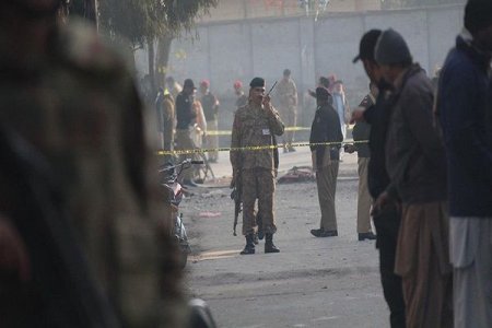Pakistanla sərhəddə 50 əfqan hərbçisi öldürülüb