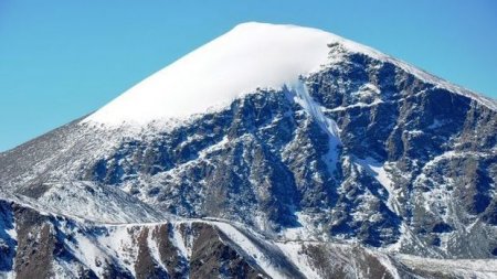 Monqolustan dağlarında 10 alpinist öldü