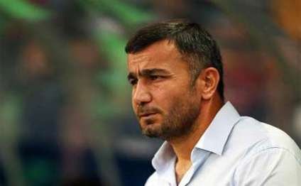 Qurban Qurbanov Azərbaycan milli komandasının baş məşqçisidir
