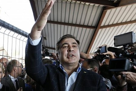 Rəsmi Kiyev Saakaşvilini ölkədən çıxarır
