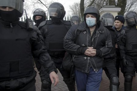Moskva qarışdı: 380 nəfər həbs olundu